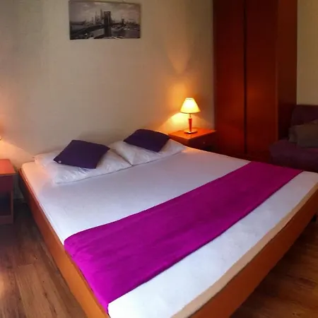 With Parking Space - 14835 Apartman