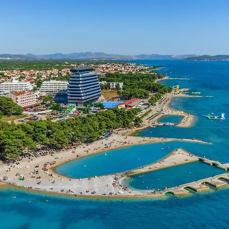 With Parking Space - 14835 Vodice